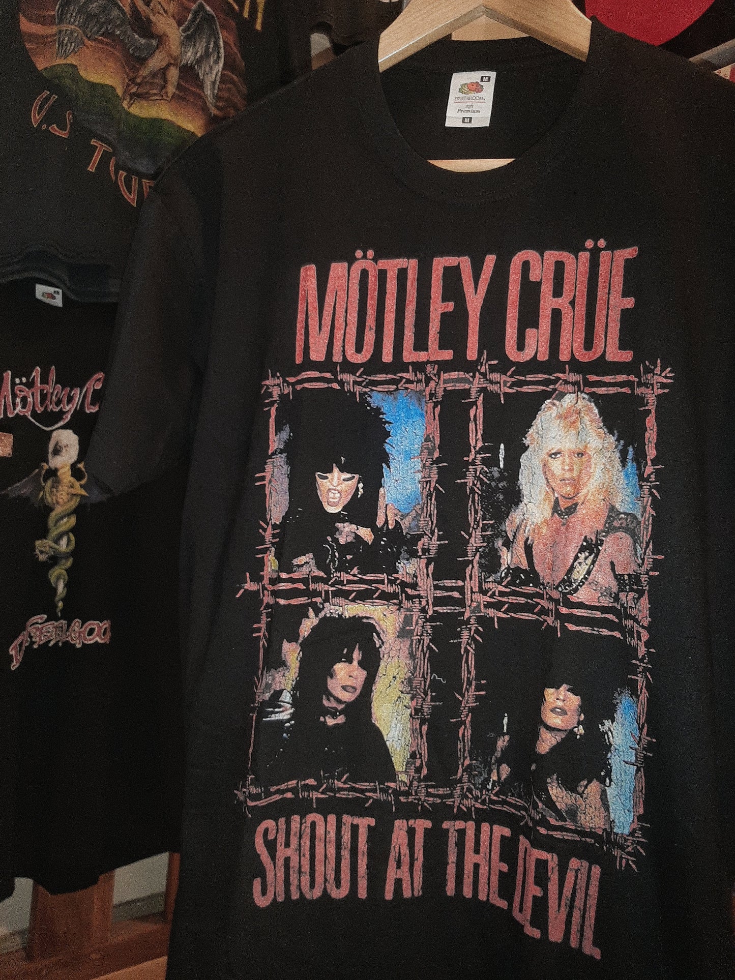 Motley Crue Shout at the Devil